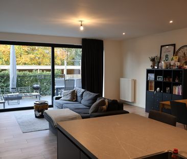 Gelijkvloers appartement met terras, carport en berging. - Photo 5