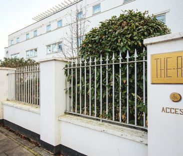 High Street, Berkhamsted, Hertfordshire, HP4 2BT - Photo 2