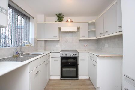 2 bedroom terraced house to rent - Photo 5