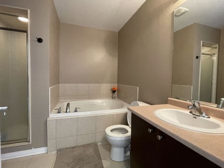 For Lease - 2171 Fiddlers Way Unit# 32, Oakville, Ontario - Photo 4