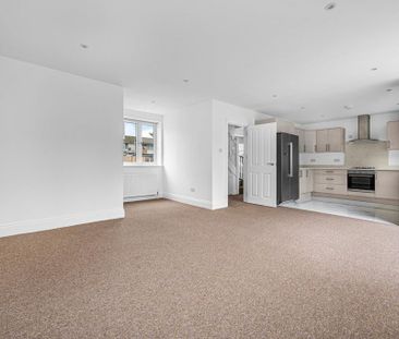 3 bedroom detached house to rent - Photo 3