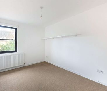 A newly renovated two bedroom house - Photo 4