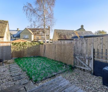 2 bedroom end of terrace house to rent - Photo 1