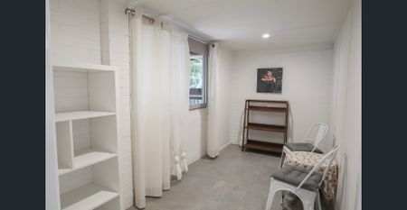 DOWNSTAIRS FLAT IN QUIET LISMORE HEIGHTS STREET - Photo 3