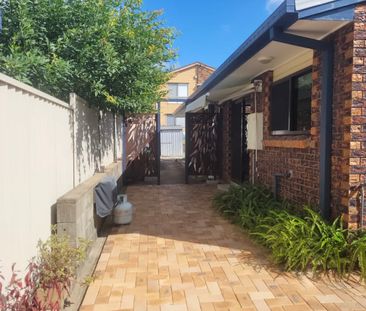 Spacious 4‑Bed Family Home on Quiet Court in Hillcrest – Ready to Rent - Photo 5