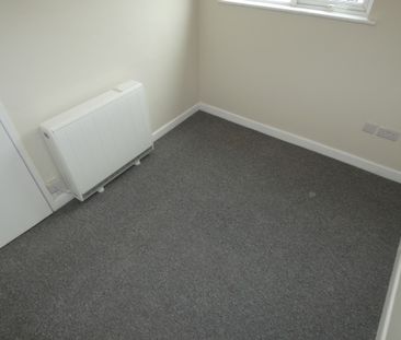 1 bed Apartment - To Let - Photo 5