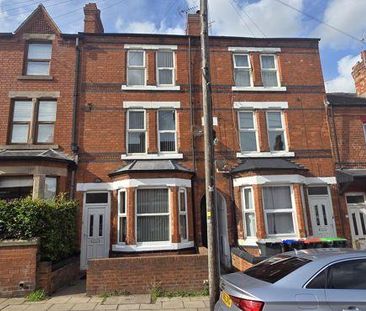 1 bedroom in a house share to rent - Photo 3