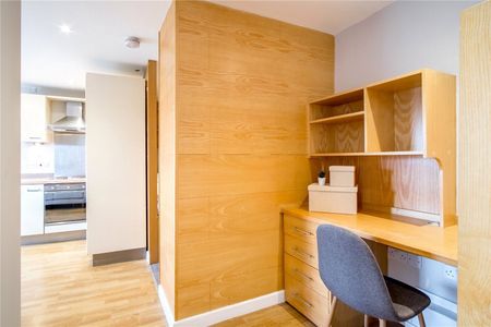 52 Bankfield Road, Huddersfield, HD1 - Photo 5