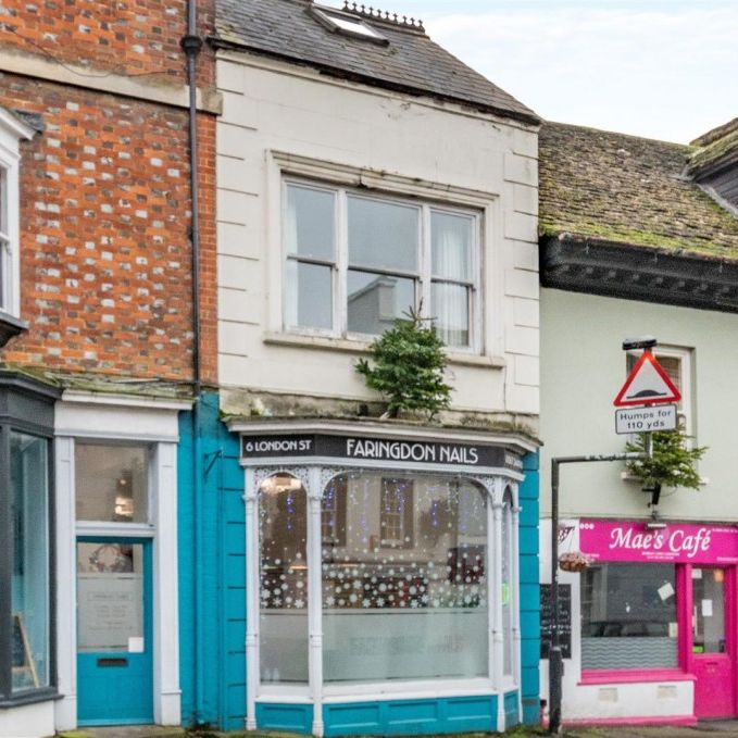 Moynes Court, Faringdon - Photo 1