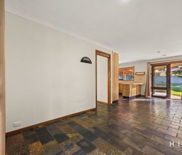 25 Mellor Circuit, Florey ACT 2615 - House For Rent | Domain - Photo 1