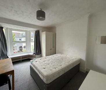 6 bedroom terraced house to rent - Photo 3
