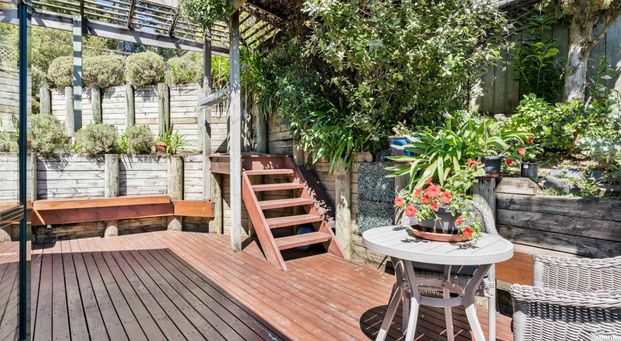 Excellent Location! - Photo 1