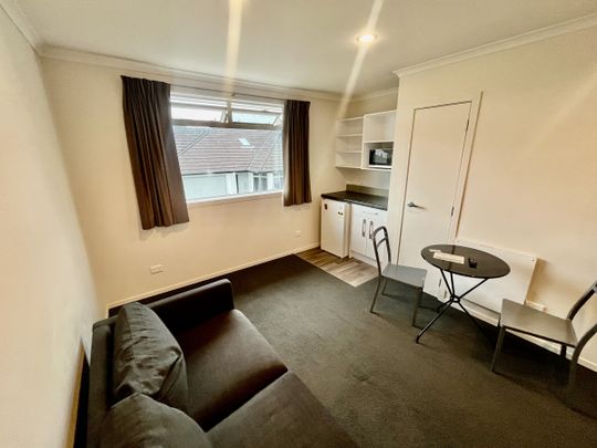 Modern One Bedroom Apartment, Close to CBD - Photo 1