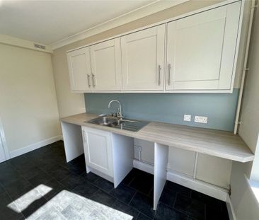 Gleadowe Avenue, Christchurch, Dorset, BH23 - Photo 5
