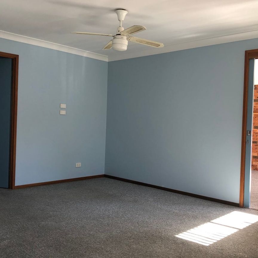 2 BEDROOM DUPLEX - NEAT AND TIDY - Photo 1