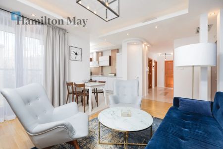 3 pokojowy, świeżo odremontowany apartament z balkonem, miejscem garażowym i komórką lokatorską w prestiżowym budynku Nowy Świat - Photo 2