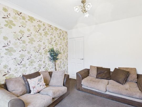 4 bedroom terraced house to rent - Photo 1