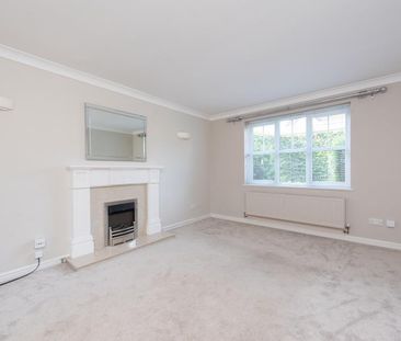 Curtis Close, Camberley, Surrey, GU15 - Photo 2