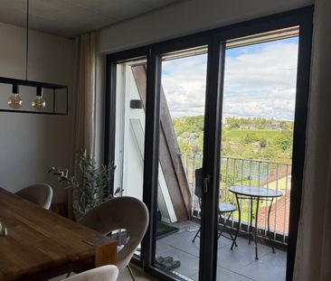 Top Moderne 4.5 Zimmer-Wohnung mit Rhein- + Weitsicht - Foto 3