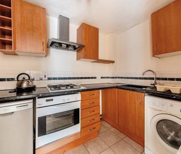 2 bedroom flat to rent - Photo 6