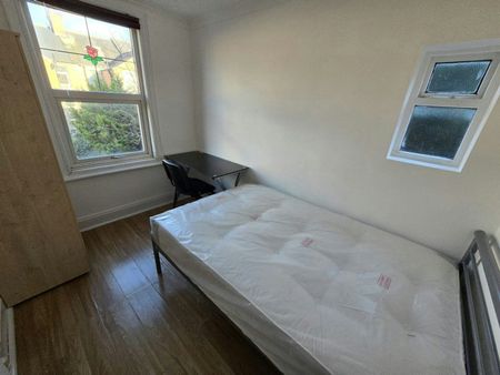 Lorne Road, Clarendon Park, Leicester, LE2 - Photo 2
