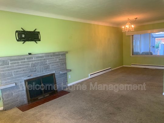 $2,095 / 3 br / 1 ba / Bright 3-Bedroom Upper Unit in St. Catharines - Photo 1