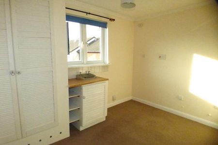 3 bedroom townhouse to rent - Photo 2