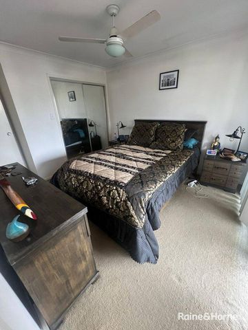 FANTASTIC LOCATION & PEACEFUL HOME! NBN, Air-Con, 3 Bed 2&1/2 Bath Townhouse, Pool, Gym - Photo 5