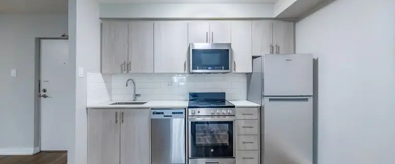 Sherwood Court Apartments | 11-25 Sherwood Avenue, Toronto - Photo 1