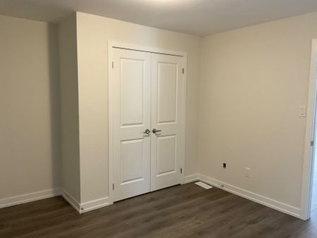 For Lease - 124 Squire Drive Unit# B, Ajax, Ontario - Photo 4