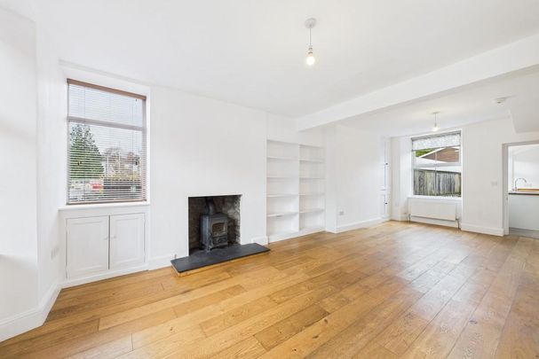 3 bedroom end of terrace house to rent - Photo 1