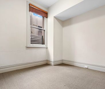 Large light filled apartment in the heart of Fitzroy - Photo 2