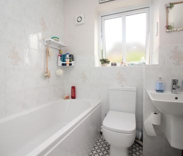 3 bedroom semi-detached house to rent - Photo 6