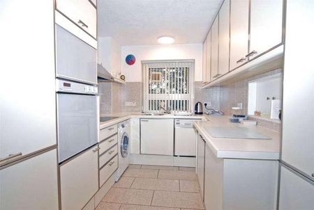 Hatton Court, Lubbock Road, Chislehurst, BR7 - Photo 4