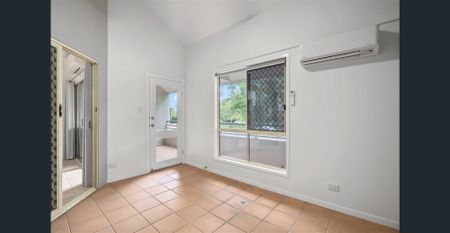 Stunning 3-Bedroom Unit in Annerley - Your Modern Oasis! - Photo 3