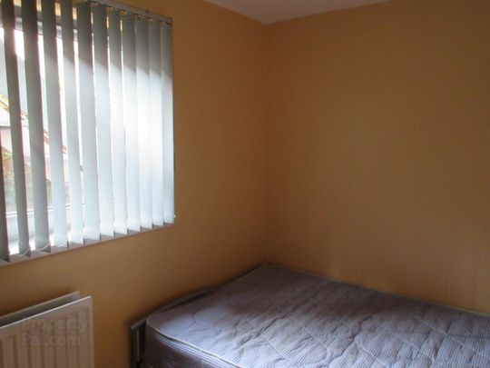 Great 4 Bedroom Apartment, 68a University Avenue, Queens Quarter, Belfast - Photo 1