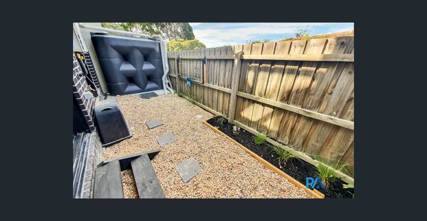 Experience luxury living in a beautifully maintained modern home. - Photo 1