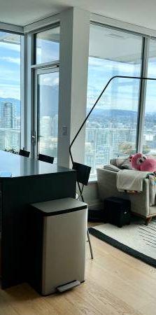 2bd/2bath unfurnished False Creek & mountain view in One Burrard Place - Photo 1