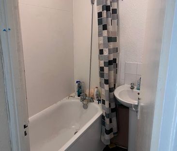 Room in a Shared Flat, Hindley House, N7 - Photo 3