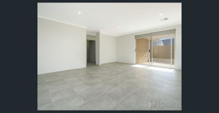 Near new seaside home - Photo 2