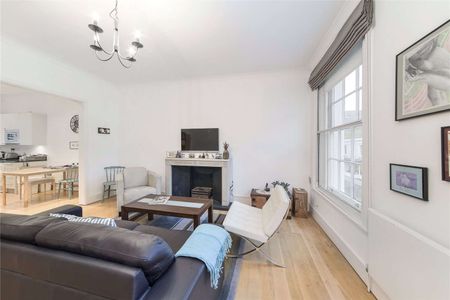 This spacious two double bedroom maisonette is situated just off the Fulham Road. - Photo 4