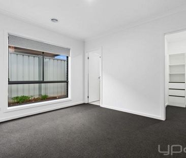 42 Canterbury Circuit, MELTON SOUTH - Photo 1