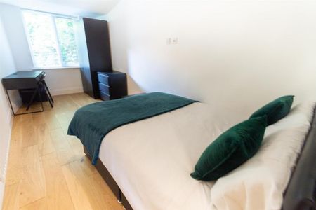 4 bedroom terraced house to rent - Photo 4