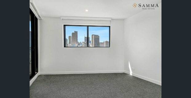 Modern Luxury Meets Inner-City Convenience - Photo 1