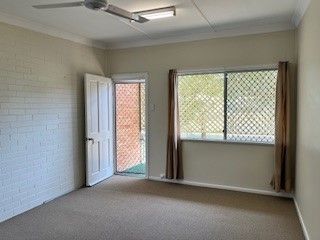 TWO BEDROOM WITH AIR CONDITIONING - Photo 5