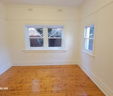 BEACHSIDE ART DECO GEM - GROUND FLOOR WITH COMMUNAL GARDEN! - Photo 1