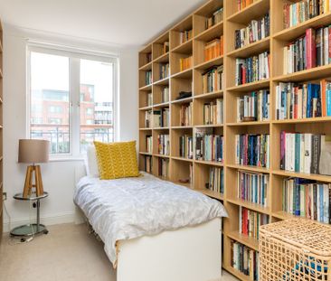 The Asgard, Custom House Harbour, IFSC, Dublin 1. - Photo 5