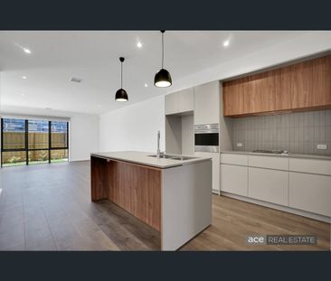38 Plains Circuit, Aintree, Vic 3336 - Photo 3