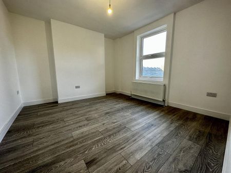 6 bedroom end of terrace house to rent - Photo 5