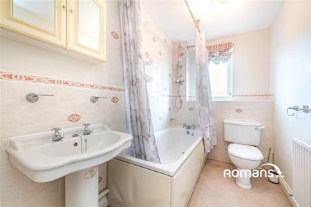 3 bedroom semi-detached house to rent - Photo 3